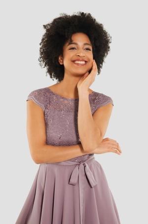 Swing női ruha derékban szabott,alúl muszlin,felül flitteres csipkés