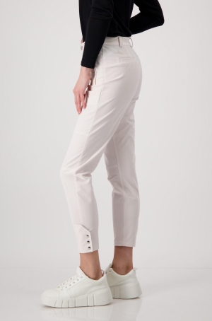 Monari női nadrág, technikai, cipzáros zsebes, térdnél tűzött, szárán sliccelt