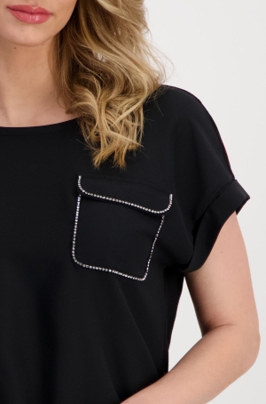 Monari női felső, szatén, strasszos zseb, japánujjú, kereknyakú