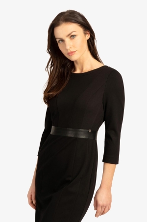 Apart női ruha egyenes szabású,3/4-es ujjú, hátúl cipzáros