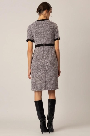 Apart női ruha, egyenes, chanel, rövidujjú, díszgombokkal